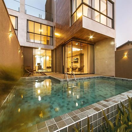 Casa Requinte, 4 Suites , Piscina II Балнеаріу-Камборіу Екстер'єр фото