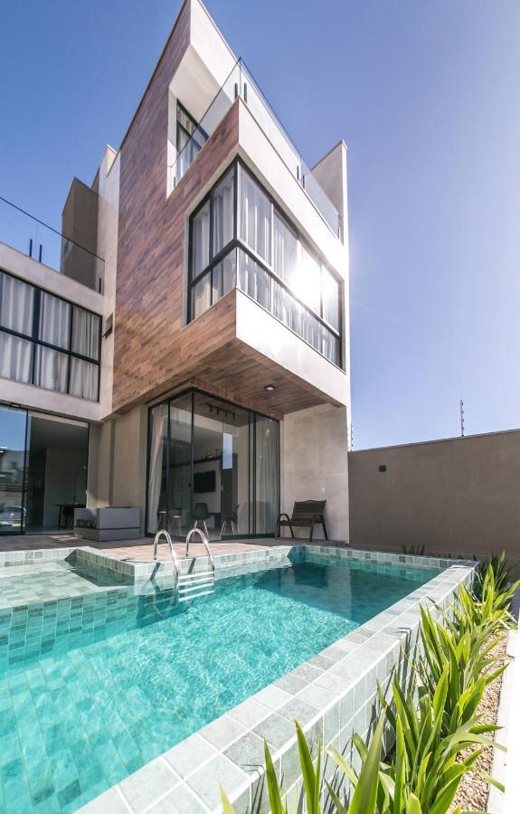 Casa Requinte, 4 Suites , Piscina II Балнеаріу-Камборіу Екстер'єр фото